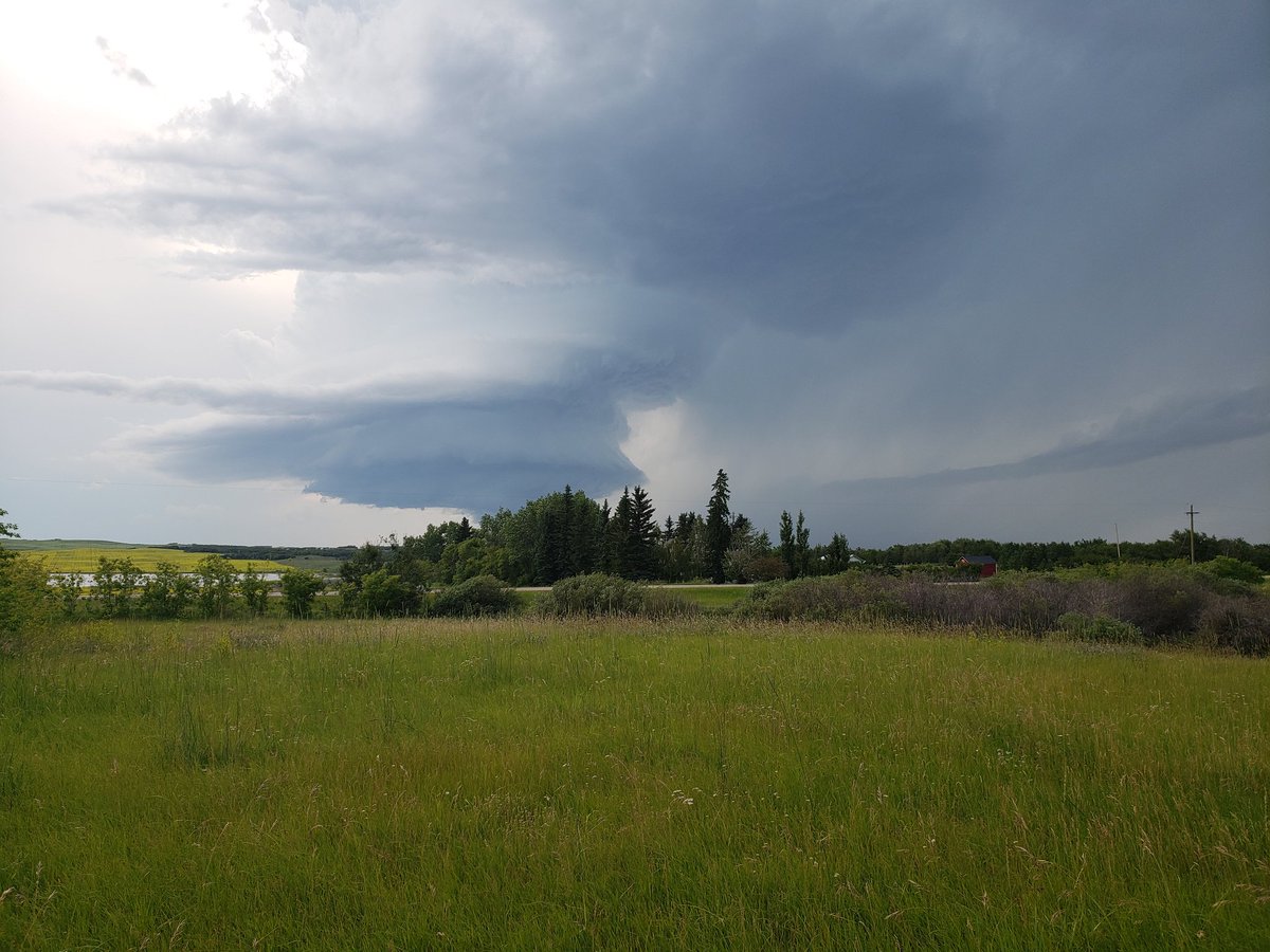 FNYCAR4EVR's tweet photo. #ABStorm starting to ramp up near Lloydminster. Non stop thunder! https://t.co/11eainPJgG