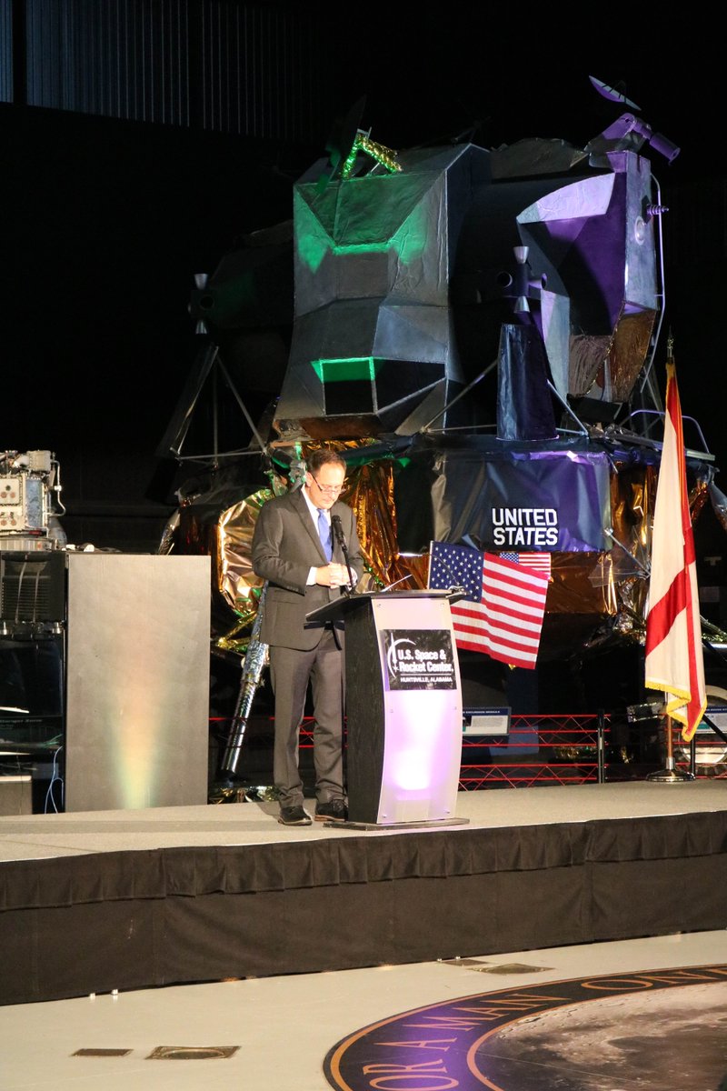 SpaceCampAlumni's tweet photo. “The leap must be something that inspires and ignites people.” - Former NASA Administrator Robert Lightfoot, speaking about components of the “next giant leap” at the @SpaceCampHOF Dinner. #SpaceCamp #SpaceCampFest #SendThemToSpaceCamp https://t.co/wnlRJeJ98j