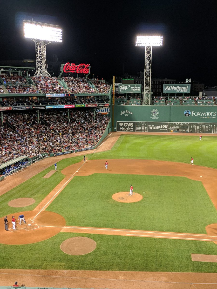 lunix27's tweet photo. Beautiful night for some baseball #gosox @mbbp @MCRLabs https://t.co/VGQ4el1MEv
