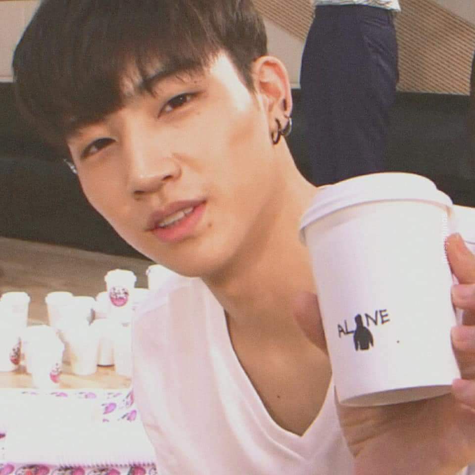 SLooklem's tweet image. งื้อออ~~  ตายๆพ่อคนชิค เดี๋ยวจับเป็นสามี ซะเลยนะ555
(หนูต้องหลบไรไม่)  #GOT7 #JB