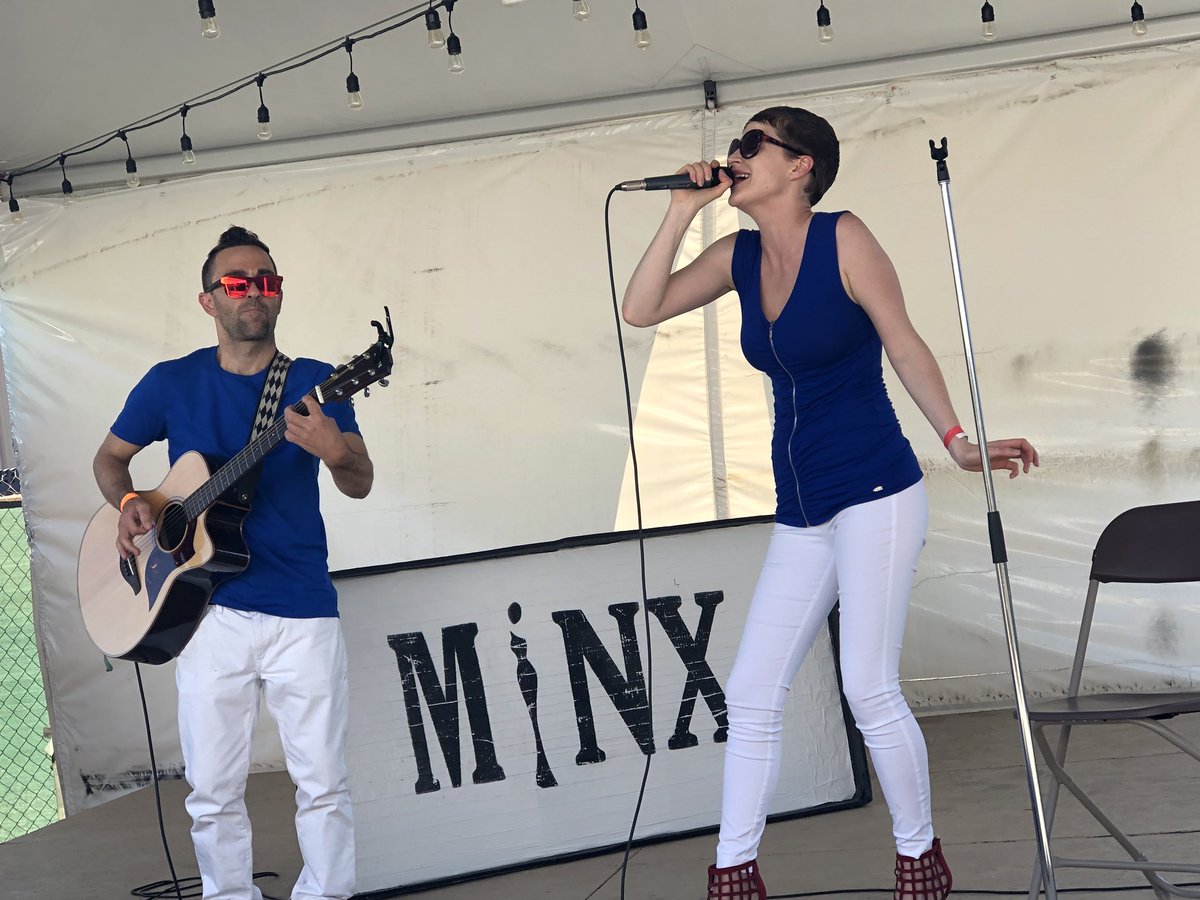 MTNWSTCider's tweet photo. Lots of fun happening here at #thegartenslc ! @MiNXband #normalicecream and delicious beverages! π»πΆπ¦ https://t.co/UtSpDSf9k5