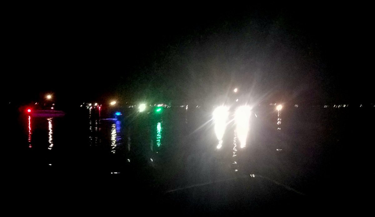 ChisagoCountySO's tweet photo. Boating with your docking lights activated is illegal and unsafe in MN. The docking lights drown out the red and green sidelights and the docking lights are blinding to others boaters.
#SafeBoating https://t.co/MRlIM6HyVD
