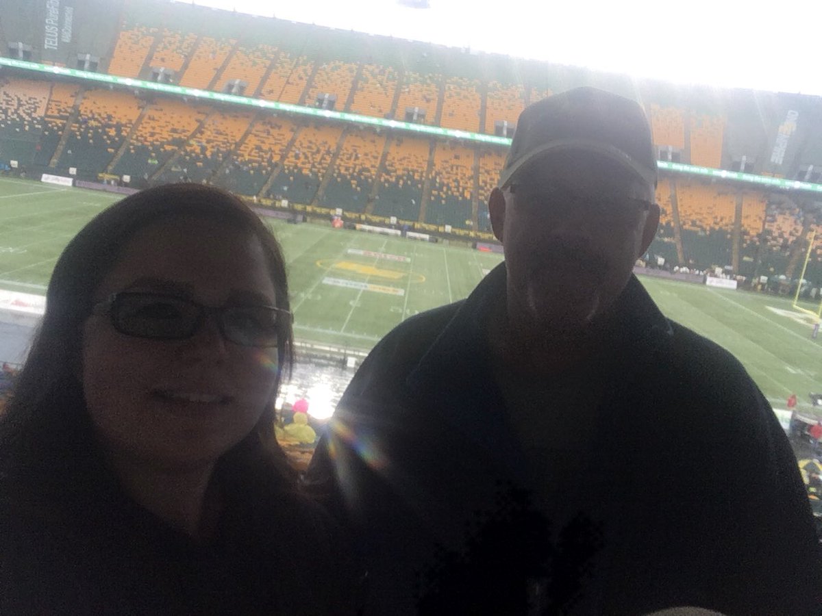 jessjohnson44's tweet image. We won!!!🏈🎉 #myfirstgame #GoEsks @EdmontonEsks #proud
