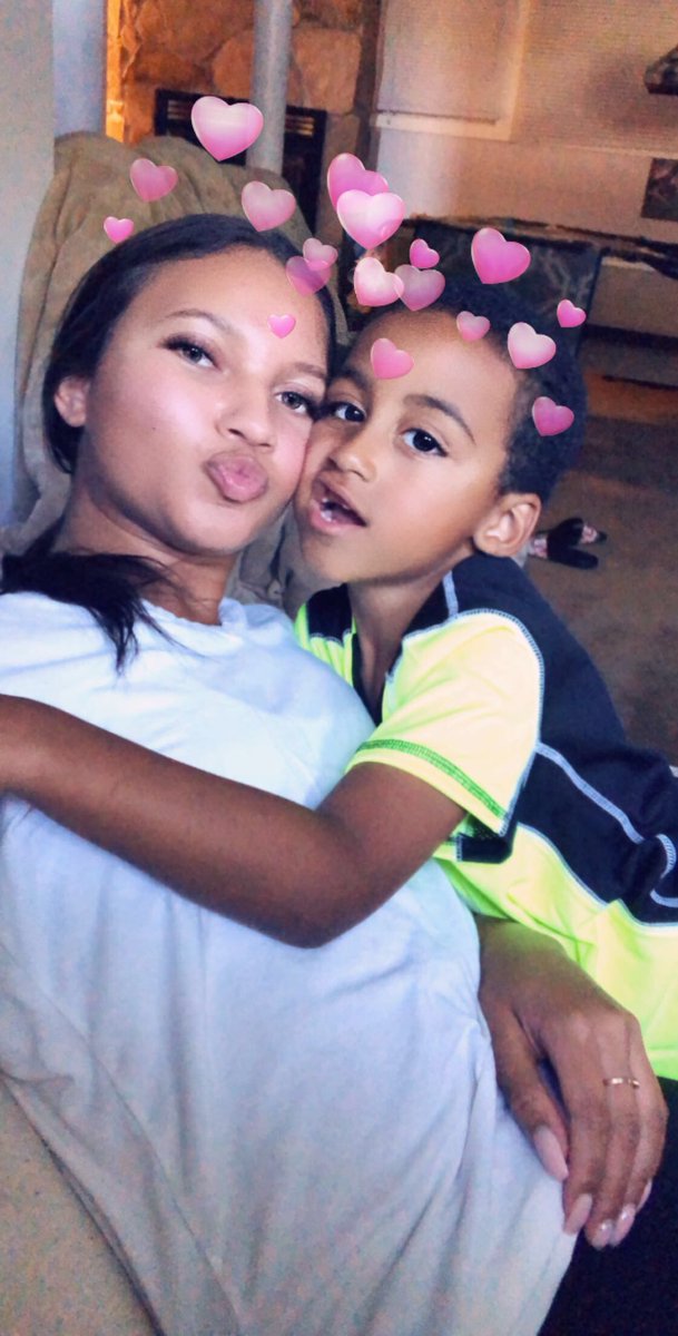 GabbyHagan's tweet photo. How id rather spend all my Friday nights 👯‍♀️ #lightskinAF 😭 https://t.co/Wjbyok36HA