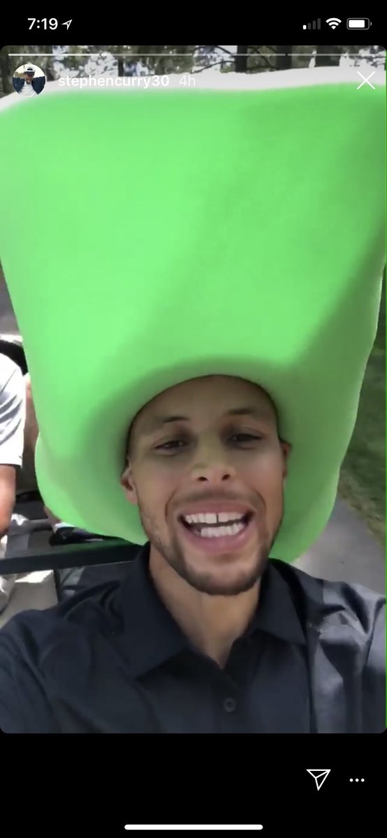 damanr's tweet photo. Teams out here falling apart and look at Steph smh https://t.co/JJ0Nxds35K