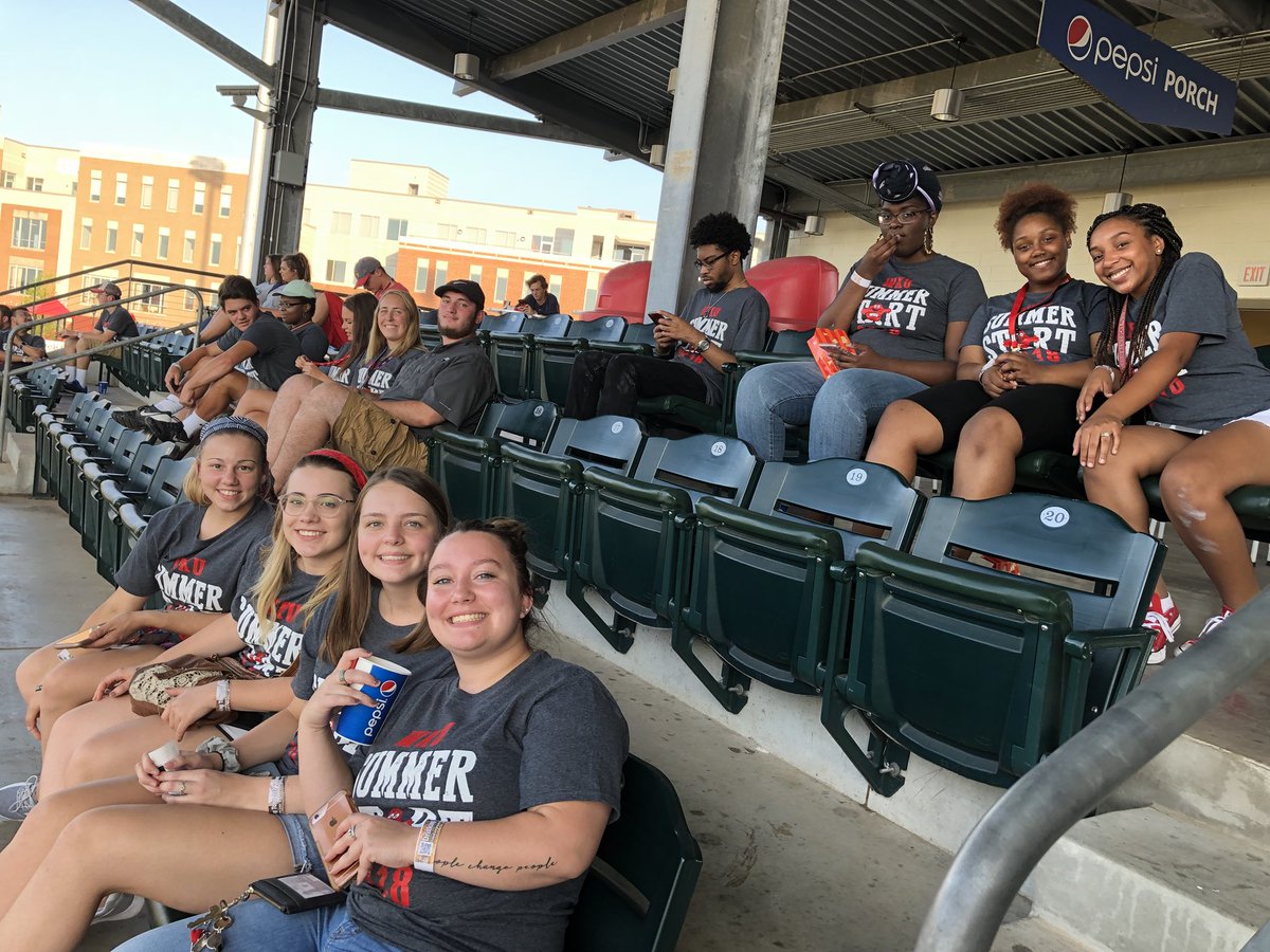 WKUSummerStart's tweet photo. Fun evening with the @BGHotRods! #WKUSummerStart https://t.co/3pOSy6Abhr