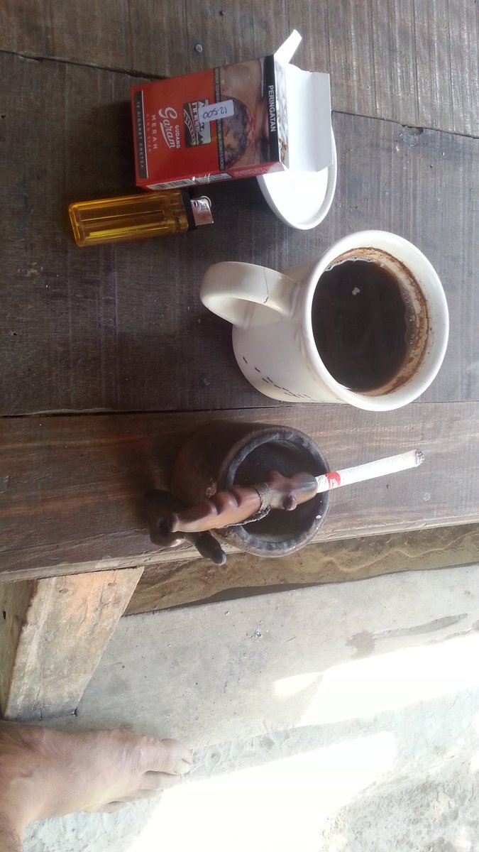 pos_umar's tweet image. Ngopi dulu....sembari..nikmati suara iwan fals.....