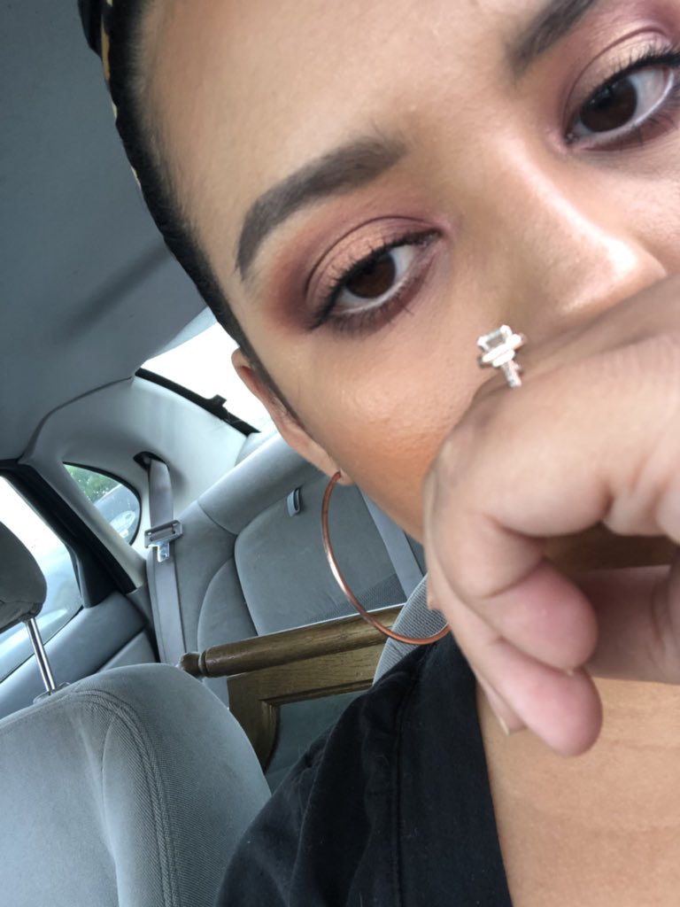 staaciiaa's tweet photo. I try really hard to take good pictures of my makeup. #crownroute #boxycharm #boxyqueen https://t.co/jMw6cvLi1t
