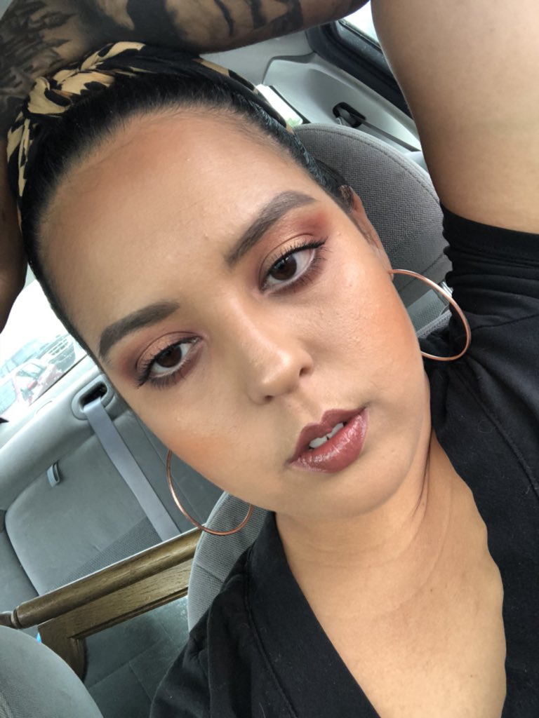 staaciiaa's tweet photo. I try really hard to take good pictures of my makeup. #crownroute #boxycharm #boxyqueen https://t.co/jMw6cvLi1t