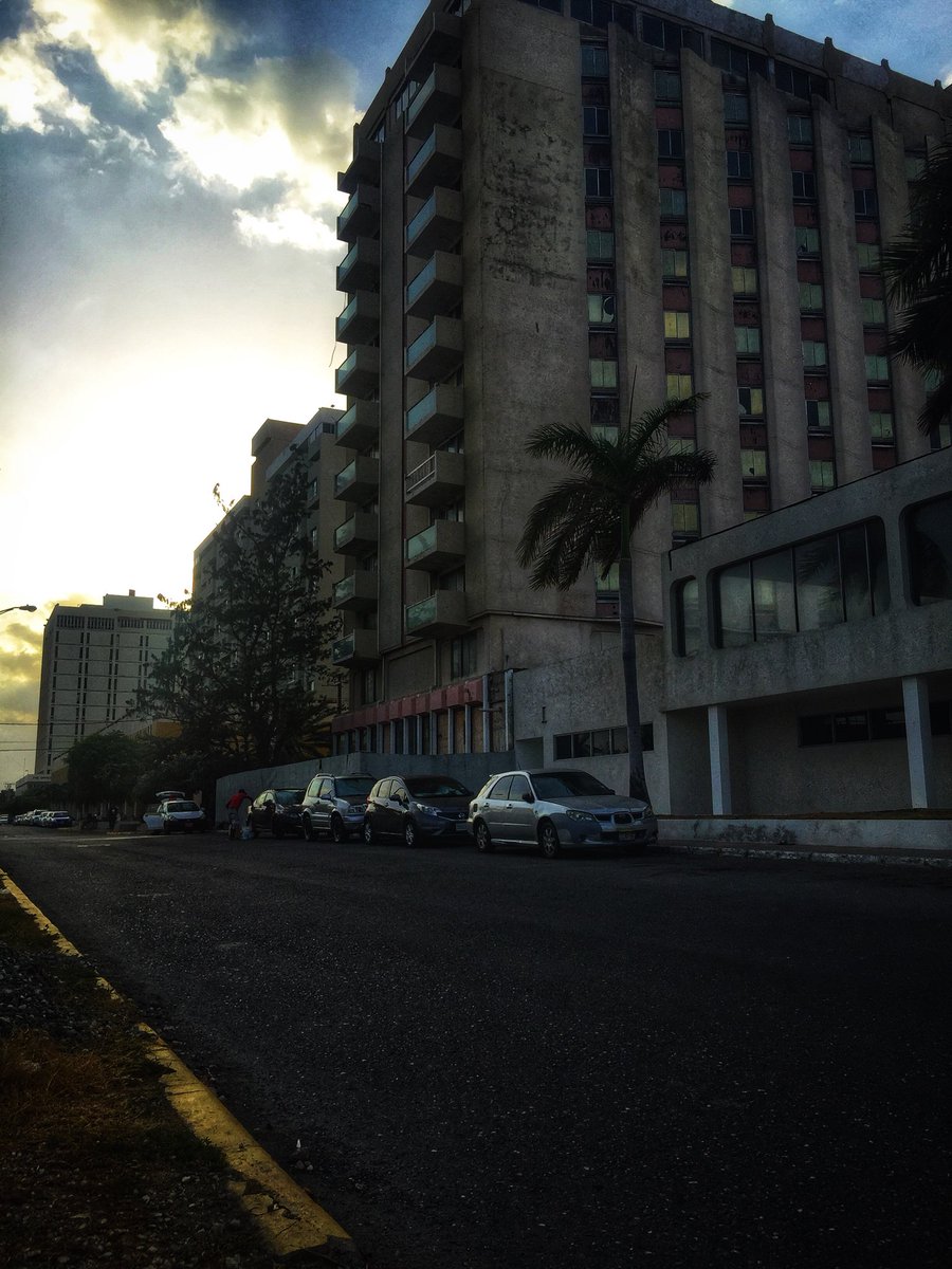 suraze's tweet photo. Downtown Kingston at sunset @MayorWilliamsJA #fridayscene #lifeinthe876 https://t.co/CSxgvgeugP