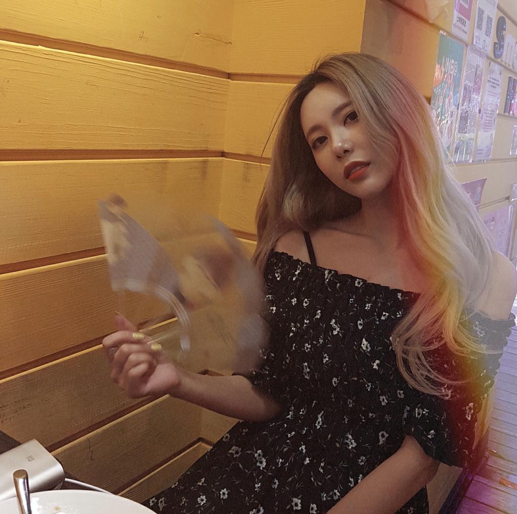 tiarafans's tweet photo. Qri instagram update 😊 https://t.co/P2Q3DODzja