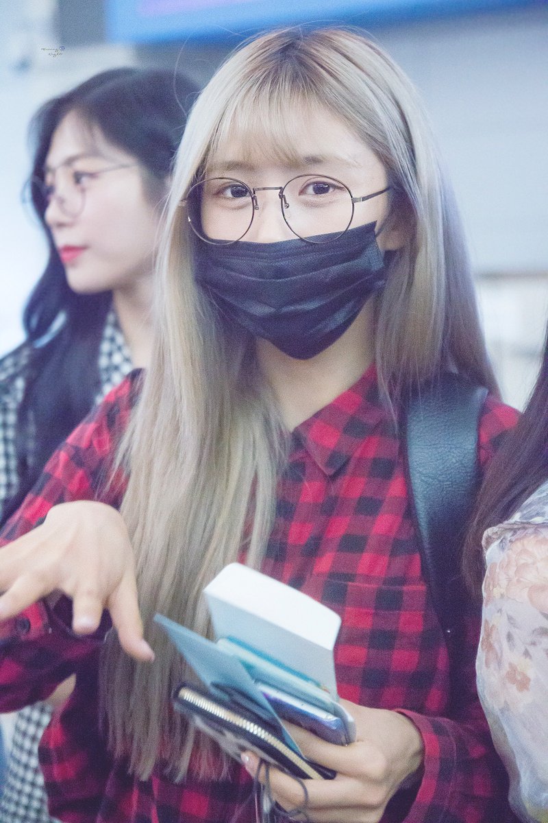 19970107com's tweet photo. 180713 ICN HQ

현깅없는 한국 벌써부터 별로다 ㅠㅡㅠ

#드림캐쳐 #유현 #DREAMCATCHER #YOOHYEON @hf_dreamcatcher https://t.co/t24eHAL8GM