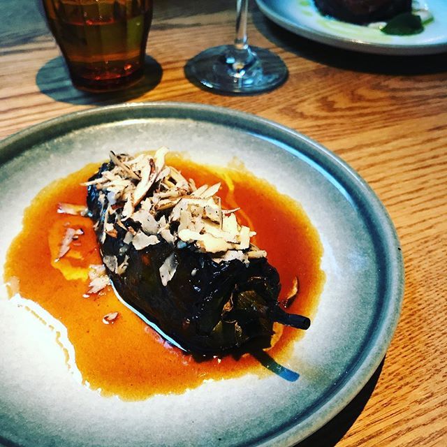 sippitysup's tweet photo. Stuffed poblano pepper #aprilbloomfield #dinela with Albariño pairing https://t.co/hpol3b1aq9 https://t.co/1qANNulPu1