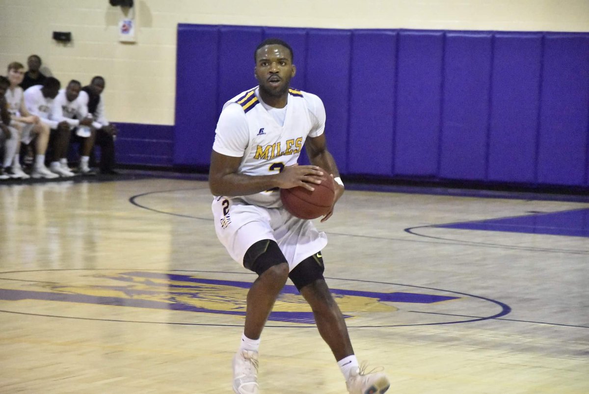 DameDash15_'s tweet photo. Miles College Guard ! 🏀🔐 #GrindState #Miles19 https://t.co/AOLsMc46O5