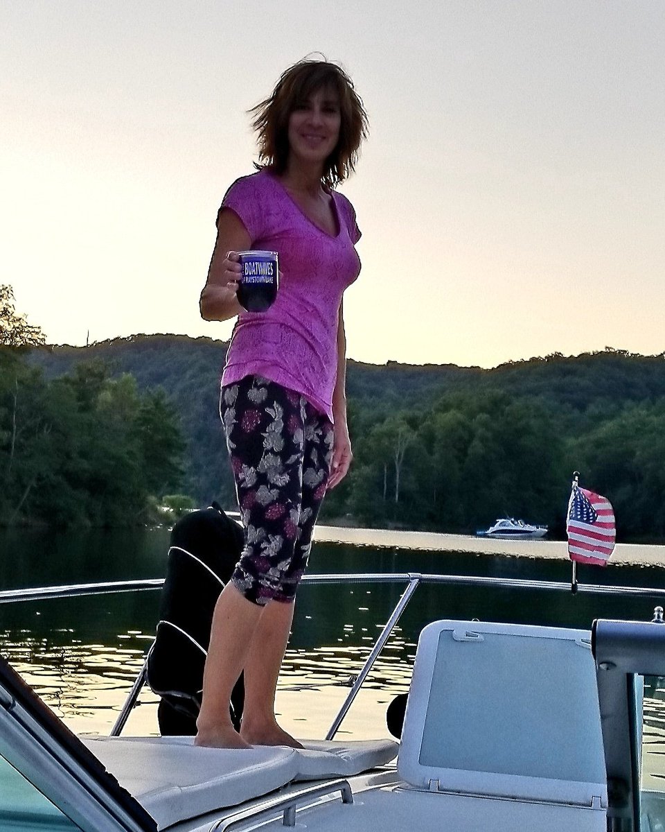 smiland's tweet photo. Enjoying my weekend on the #boat #RaystownLake #lifeisgood❤️ #Boating #boatingseason #boatinglife #laketime #yachting #yacht #RaystownLake #Bayliner #baylinerboats #boatchillin #boaterslife #lakes #marine #marinelife #marineland https://t.co/0bHCqXtY89