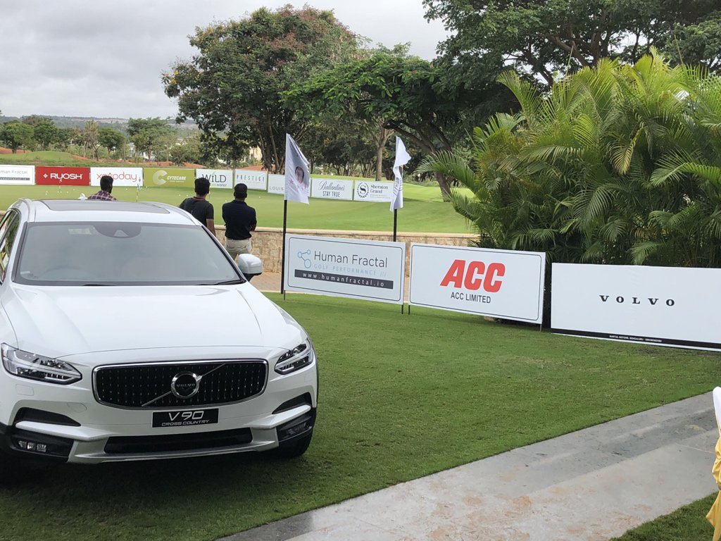 humanfractal_ai's tweet photo. Golf Performance Kiosk @p_golfshire : Intra Game Isotonic Electrolytes for the Golfers https://t.co/f5MZfVu3m0