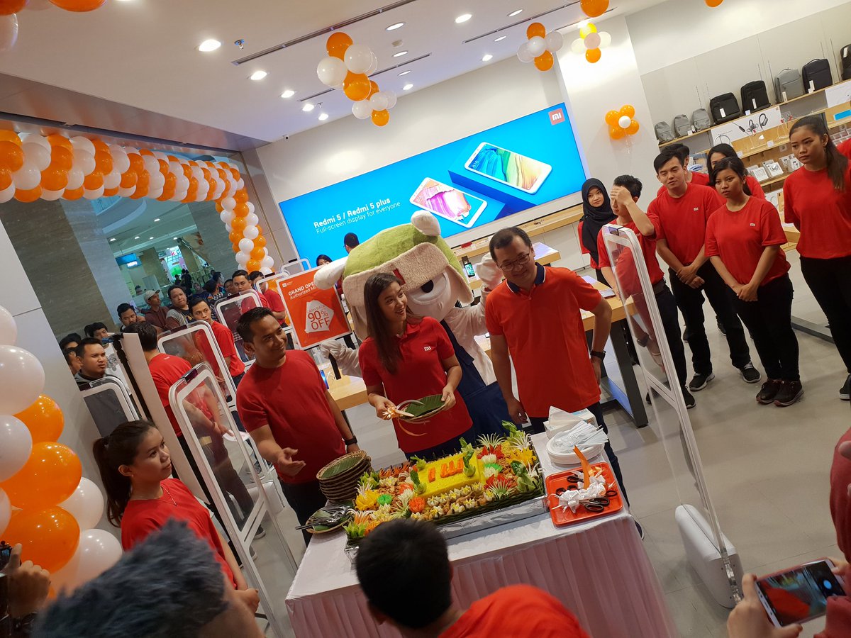Akhirnyahh ada Mi Store di Jogja Hartono Mall! Monggo mampir 😎