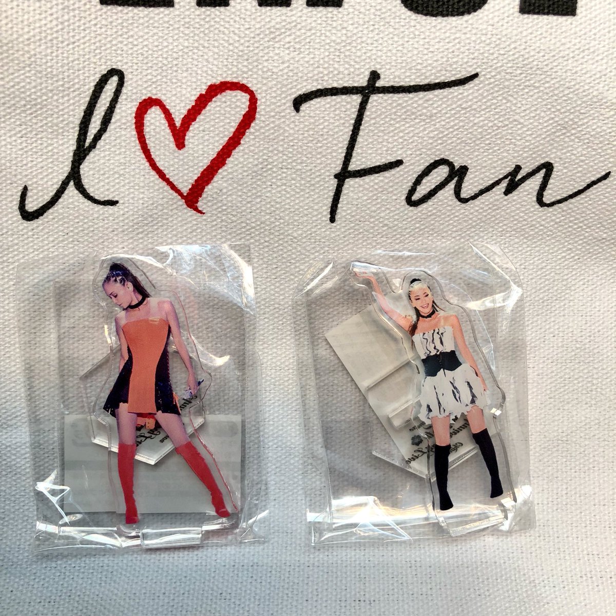 DrChronus_0920's tweet photo. 今日ガチャガチャして出た、アクリルスタンドとマグネットの安室ちゃん達😊
お一人様20回までってことで、MAX回してきました‼️
種類が多いこともあってか、被り無しでございました😍💕
#安室奈美恵 #NamieAmuro
#FinallSpace #大阪会場
#ナレッジキャピタル #7月14日 #初日 https://t.co/8Wwj22XpbH