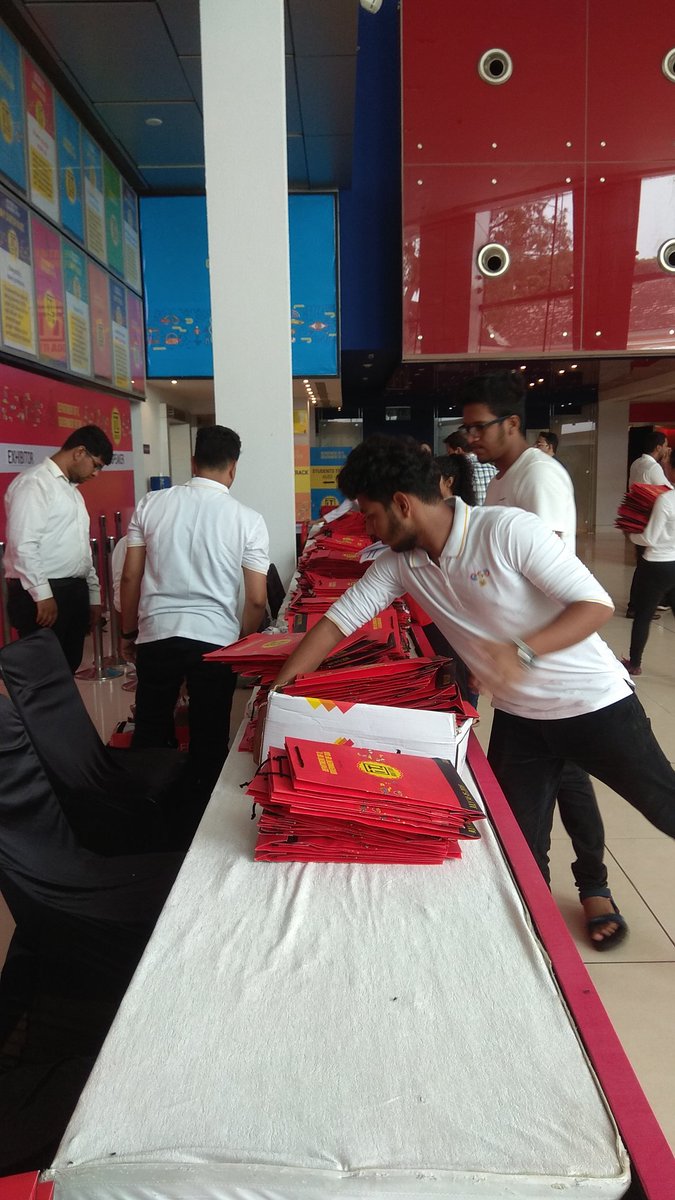 iBakasura's tweet photo. #GoaITDay happening in a theatre that smells like caramel popcorn is probably the best thing ever :) https://t.co/rnLNsBTxcI