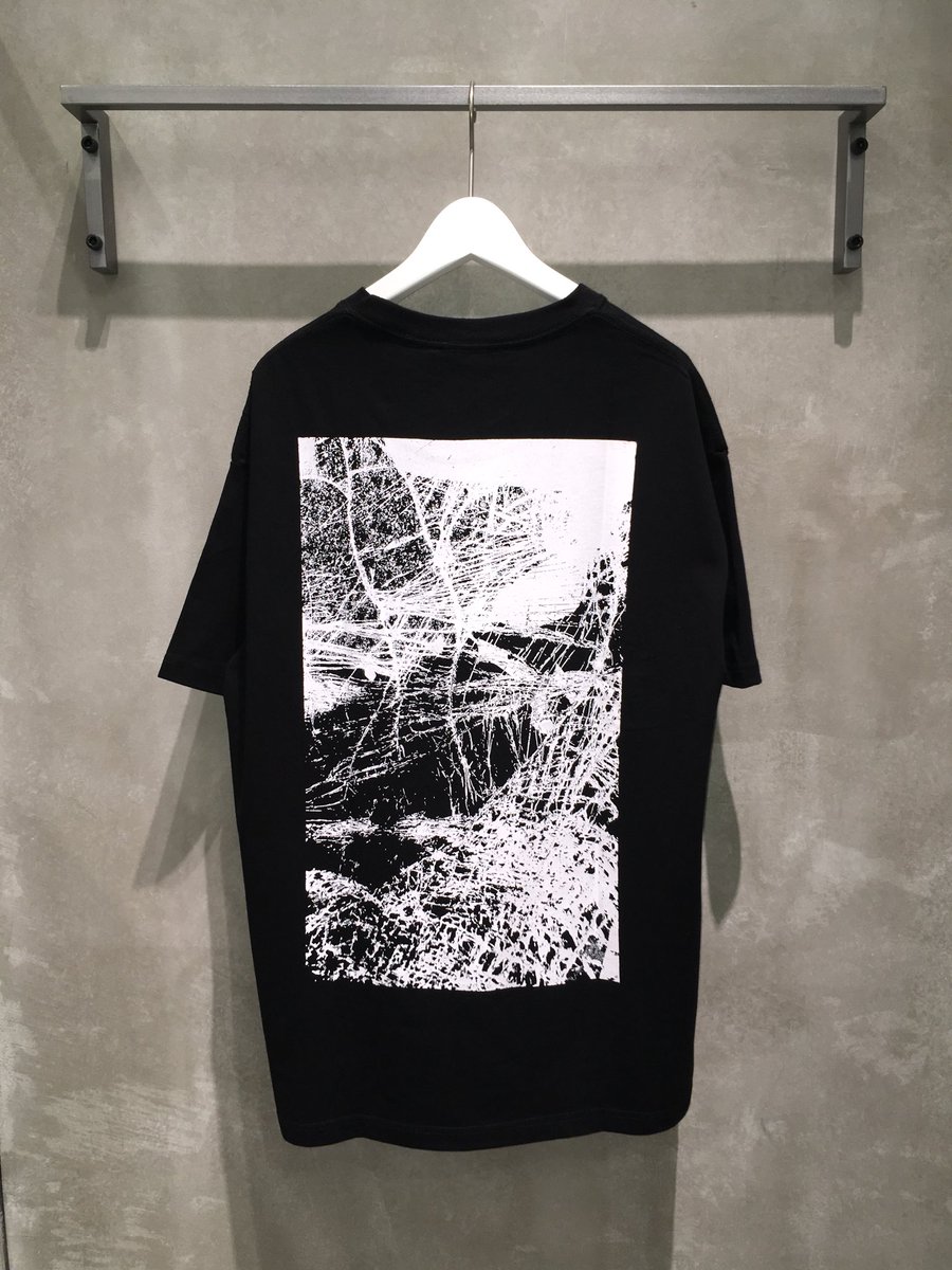 MT_OSAKA_'s tweet photo. 〈STAMPD〉×〈monkey time〉
"SHATTER TEE" 
別注のカプセルコレクションが本日より発売開始致します。
11,500円(+tax) 
#stampd 
#stampdla 
#monkeytime 
#beautyandyouth https://t.co/CPol2ANX7I