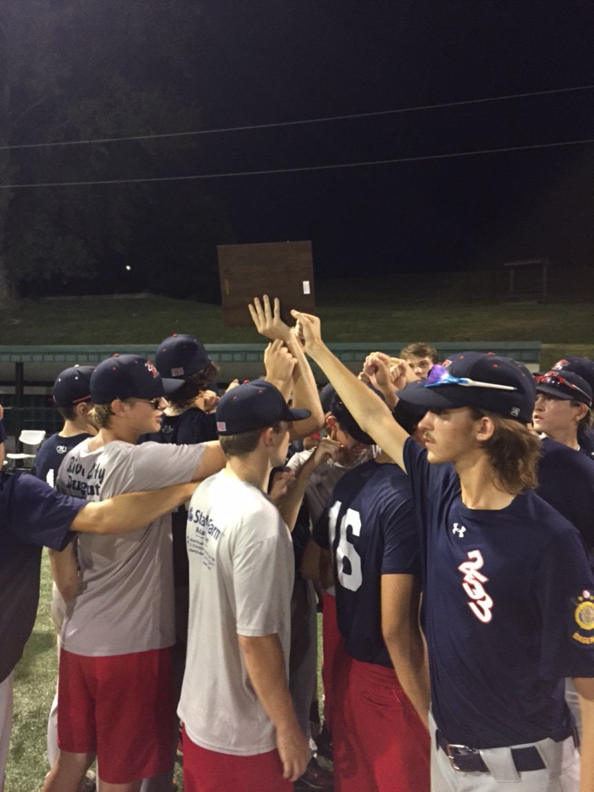 253Baseball's tweet photo. #253Baseball Seniors are District 13 Champions with an 11-1 over Bonne Terre. @michaelbrewer34 goes the distance for the win. 3 hits for @GunnisonH, 2 hits for @jakeleitner48 and 2 hits and 2 RBI for Foxhole Guy of the Game @Mann_Collin_ https://t.co/8fDANq7FMA
