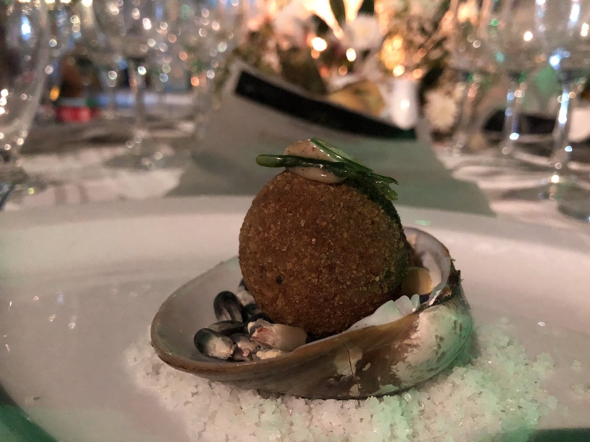 CARASmexico's tweet photo. Estamos en el primer festival gastronómico #EVMT2018 con creaciones de los chefs @AquilesChavez @Chefangelgarcia @Robinfoodie entre otros. 🍴🥂🙌🏻👨🏻‍🍳🍤 #holaprincess #EntreVinoMaryTierra https://t.co/eqRW2NPX8t