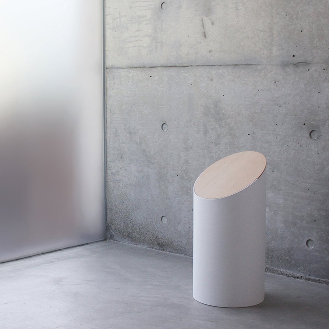 ZenMinded's tweet photo. Moheim's products are treasured by design connoisseurs for their functional beauty and quality construction. The effortless swinging-lid design, and iconic shape of their Swing Bin, makes for an elegant way to dispose of your office &amp; living room waste. https://t.co/sQCaysCn8s https://t.co/tdyjr0Uwzi