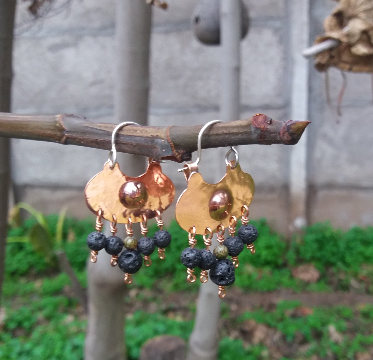 KaoJoyas's tweet photo. Aros étnicos hechos en cobre y aplicaciones de piedra volcánica.
Puedes solicitar los tuyos ✌️aquí +56993062221
#aros #etnicos #chaguay #arosencobre #cobre #copper #jewelrylovers #handmade #hechosamano https://t.co/icN9LJsTXY