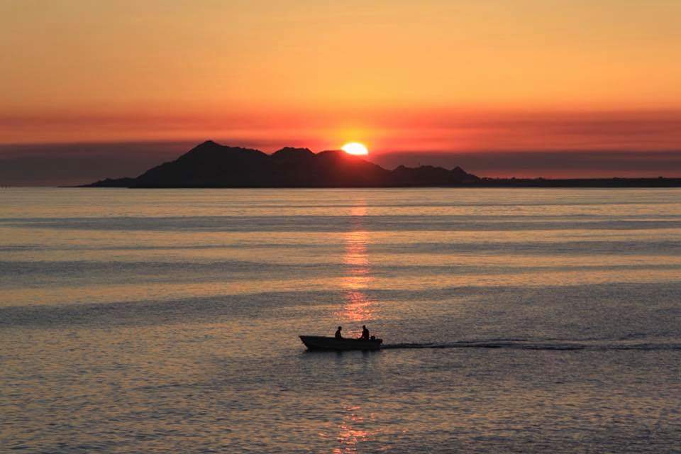 salvadorpano's tweet photo. I do photography because I feel the need to show the beauty of this world, the beauty of the human, of life, of what is already there but, sometimes, we forget to see. https://t.co/CWYNO7jYuz