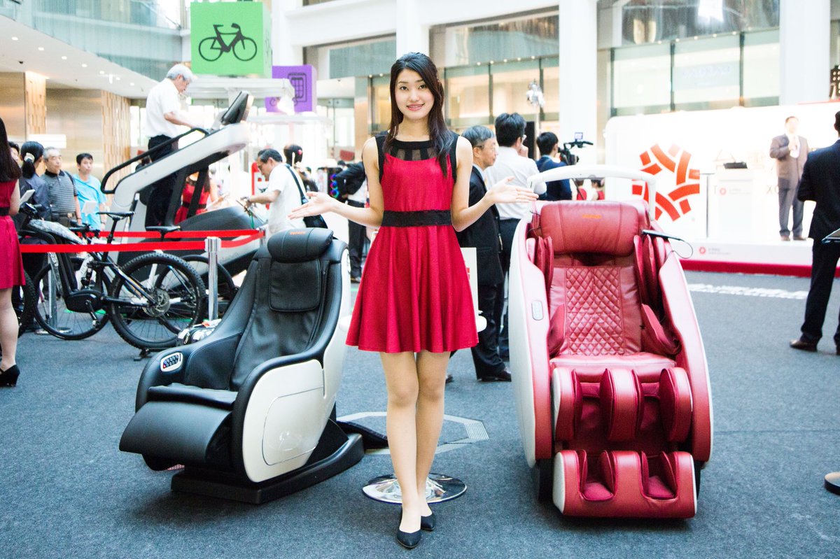 TWexcellence_jp's tweet photo. ＼7/15まで開催中！TAIWAN EXCELLENCE in TOKYO／
 #台湾エクセレンス 受賞製品の魅力を体験！「TAIWAN EXCELLENCE in TOKYO」
マッサージ機を体験したお客様は「今までにはない気持ち良さでした」と感動のご様子！😆台湾式獅子舞パフォーマンスも大好評でした💪🏼明日もご来場お待ちしております😊 https://t.co/EZappCfwDQ