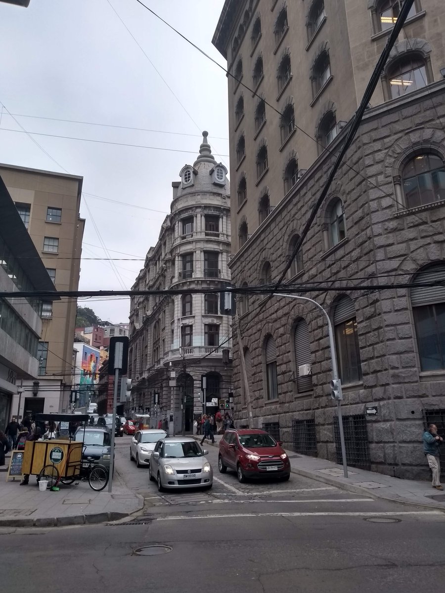 pplazav's tweet photo. Posiblemente la Bolsa de Valparaíso cerraría, no es de extrañar, porque ya hace mucho años que #Valparaíso está hecho bolsa https://t.co/ux3yw5OUV8