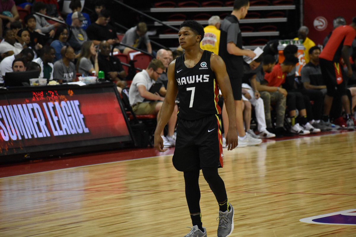 NBASummerLeague's tweet image. The @ATLHawks beat the @LAClippers 97-81 #NBASummer 

At 5 foot 5 inches, Junior Robinson led all scorers with 20 points! 🏀