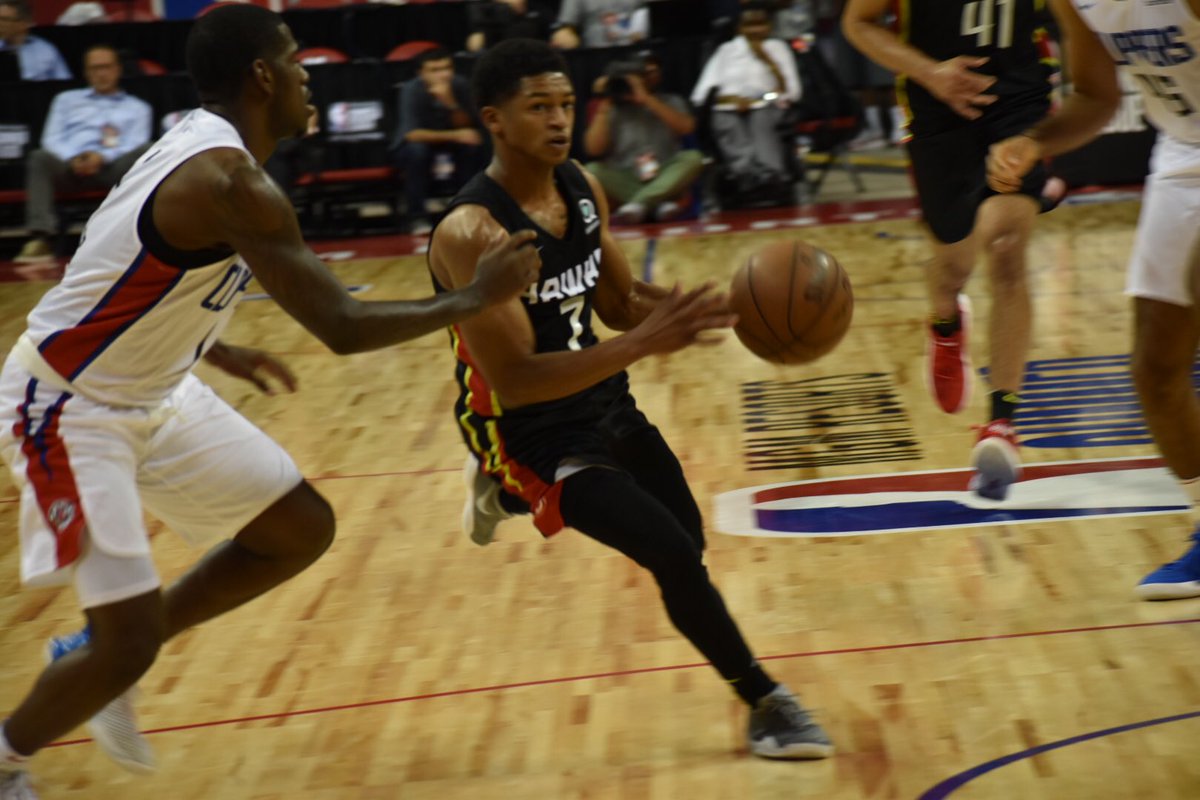 NBASummerLeague's tweet image. The @ATLHawks beat the @LAClippers 97-81 #NBASummer 

At 5 foot 5 inches, Junior Robinson led all scorers with 20 points! 🏀