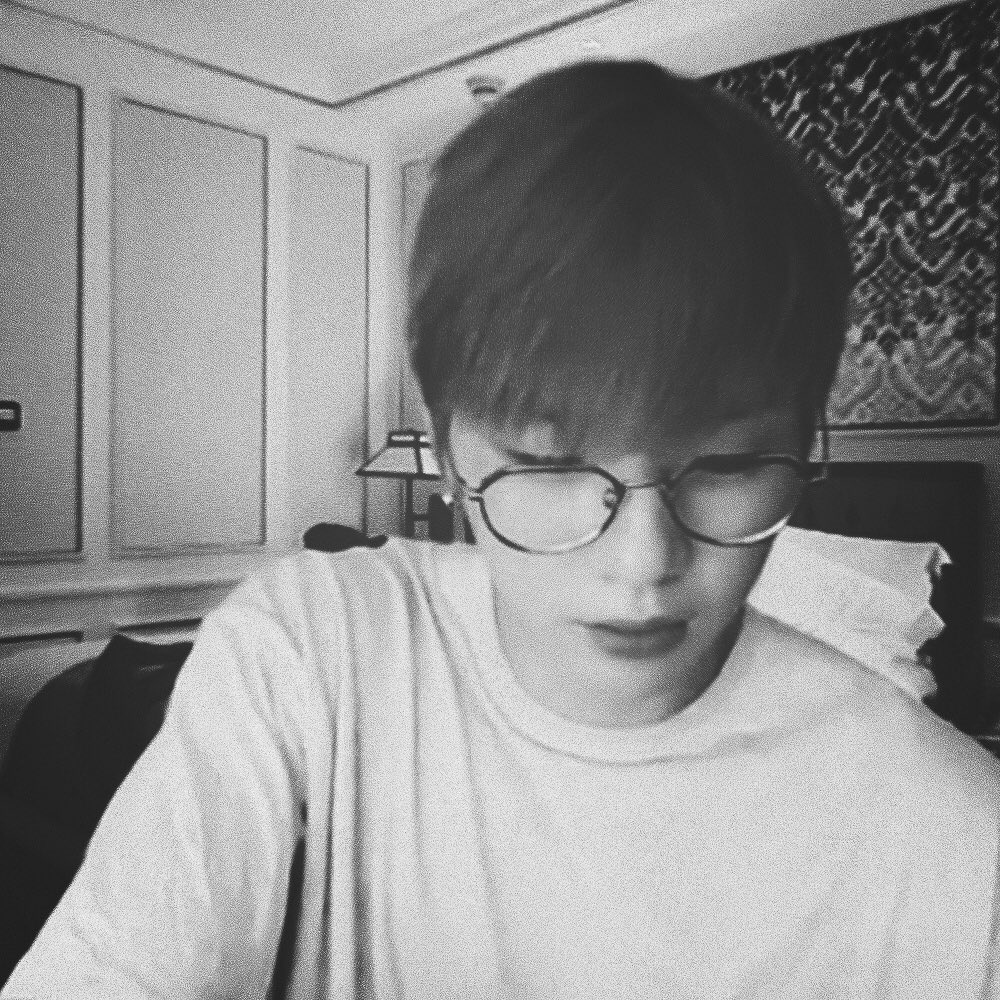 StarryDanik's tweet photo. 선생님.... https://t.co/O8c7YhqR0r