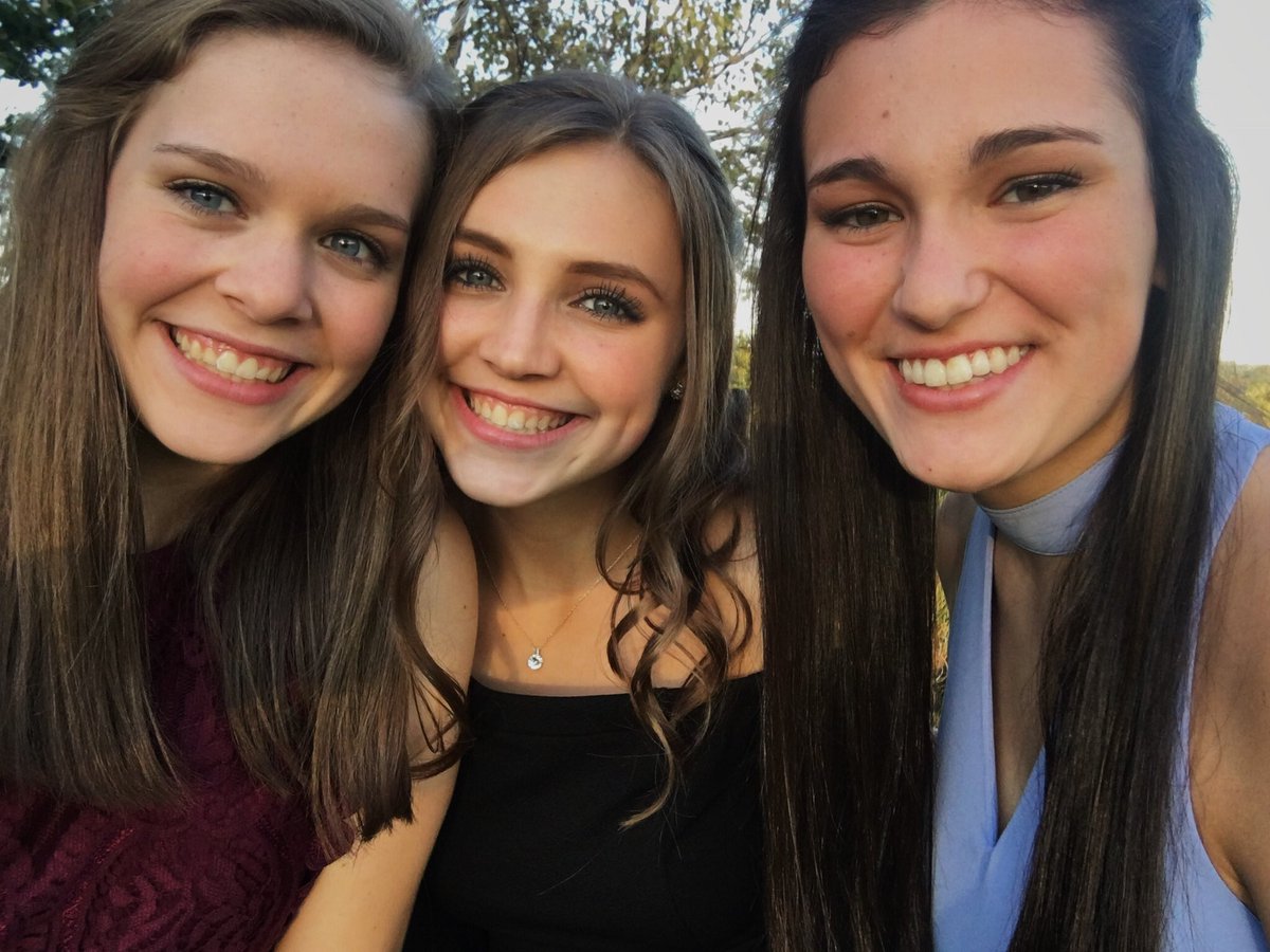 kt_januck's tweet photo. Happy birthday grace! Have a wonderful day on your 16th:)) thx for being a great friend 💓love ya @grace_rydzak https://t.co/tdNqwIPOaP