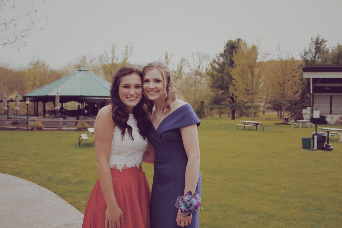 kt_januck's tweet photo. Happy birthday grace! Have a wonderful day on your 16th:)) thx for being a great friend 💓love ya @grace_rydzak https://t.co/tdNqwIPOaP