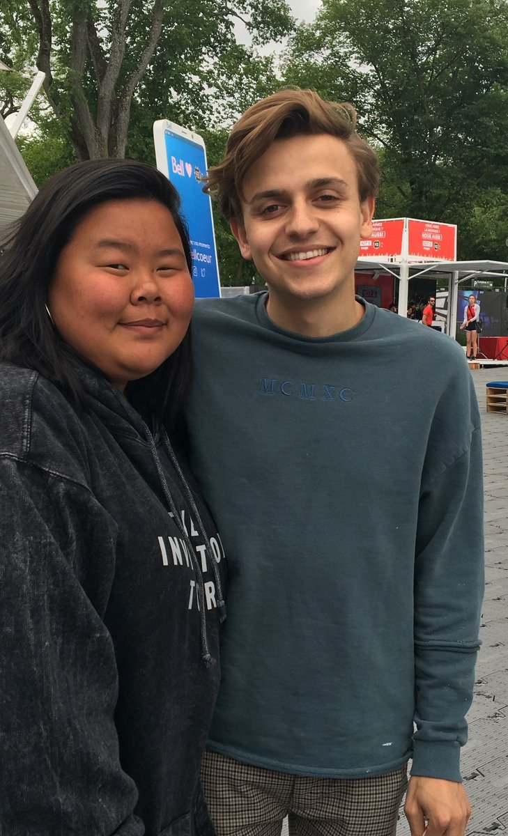 Li_Deslauriers's tweet photo. So yeah it's possible to #solvethesolvable @ScottHelman
This guy thought me that small actions can make people feel better!
(Idk if u can see the hair difference but this guy inspired me so much)
1year between both photos
First one is now and the second was last year!😉❤ https://t.co/SnaFpK1Hde