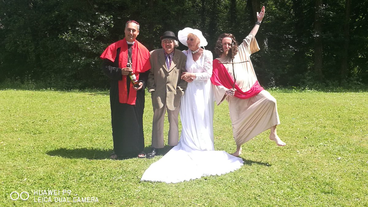 KanFoul's tweet photo. Le + bo des mariages!!! https://t.co/WMzpfYVnTU