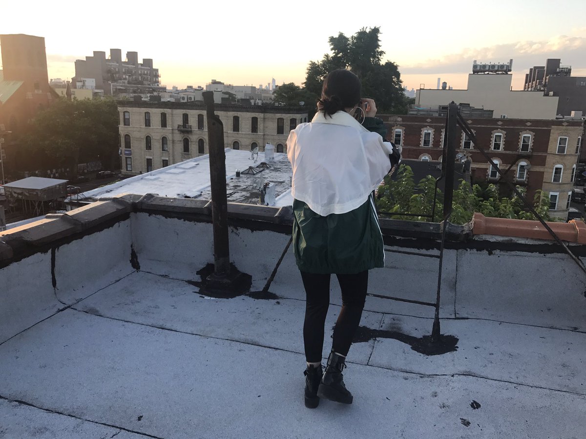 paperchains__'s tweet image. We love you #brooklyn We could stare into your sky forever /// can't wait to play some shows here this year... #bedstuy #rooftop #nyc #newmusic #newshows #upcomingshows #paperchainsmusic