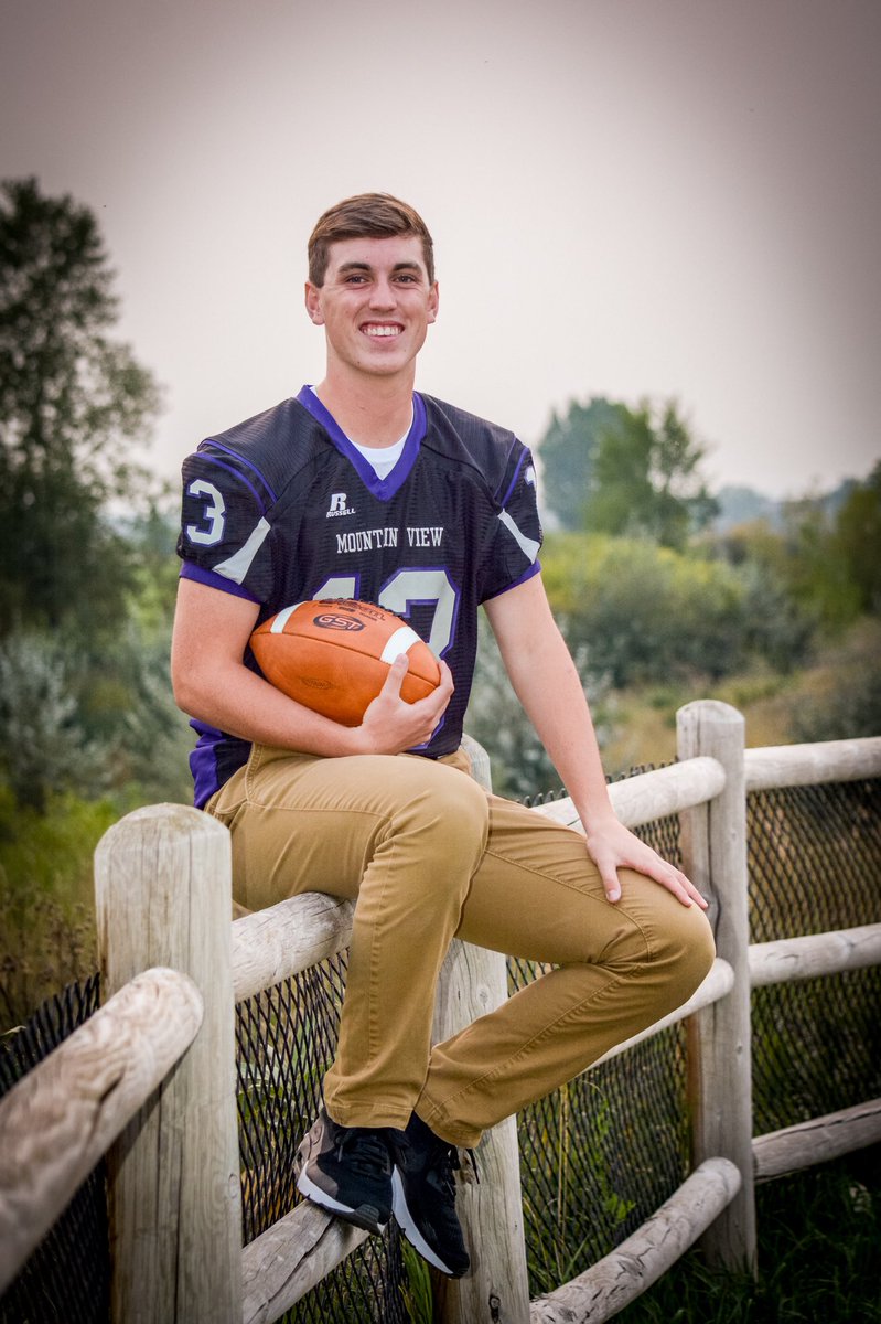 mvhstudents's tweet photo. Hey Mountain View, this is Preston Green signing off for the last time! Lukas Arthur will now be taking over our account for the 2018-2019 school year! I wish you all the best! #skoview https://t.co/iYbNZPByZM