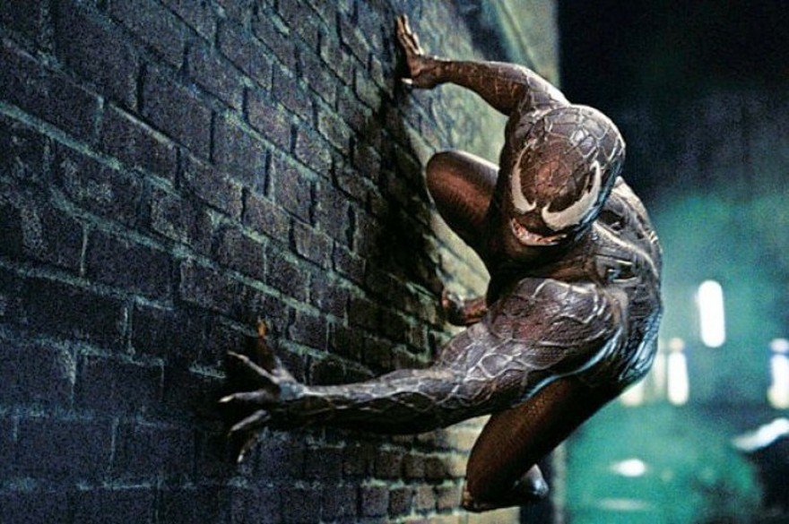 EvanFilarca's tweet photo. Tom Hardy's Venom would literally choke the life out of Topher Grace's Venom if he got the chance... #Venom #VenomMovie #WeAreVenom #SpideySquad https://t.co/mAtF7zkMO9