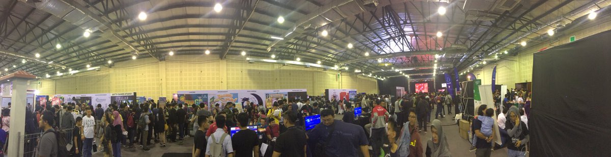 This is how Indonesia’s game scene looks like. This is @BekrafID Game Prime, the largest game exhibition event in Indonesia and over 90% of the exhibitors are local indie #gamedev