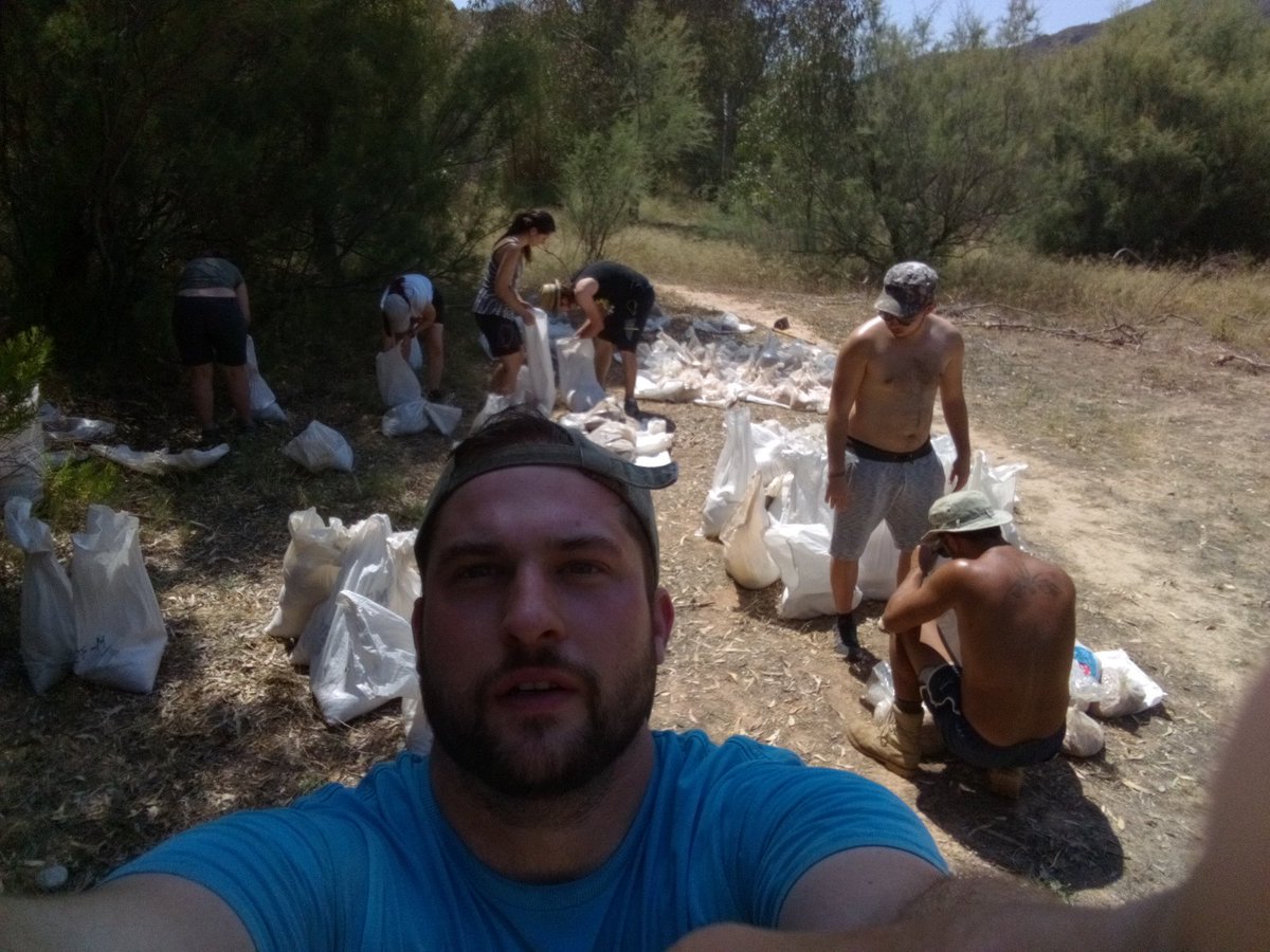 mupal_alpuente's tweet photo. #LifefromtheField Now the processing of the sediment begins. We will be collaborating with the University of Valencia. Cuaternary and Mesozoic samples, here we go! https://t.co/x26pdbrenf