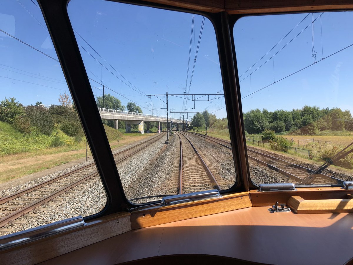 AnaMoleman's tweet photo. #kameel #ns #treinreis https://t.co/uTkXbv1yJA