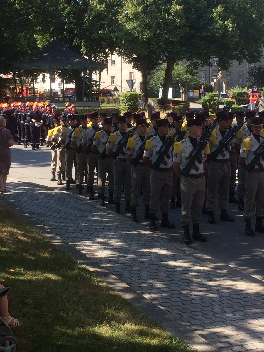 MairieDeVannes's tweet image. Défilé militaire sur l’esplanade du port en ce 14 juillet, fête nationale, en présence de #DavidRobo