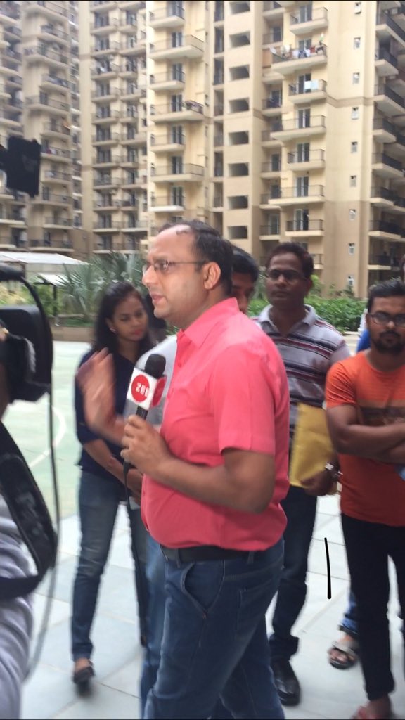 ADVBuyers's tweet photo. Thank you Gaurav Khosla of  @ZeeBusiness for your coverage today to highlight problems of La Residentia and La Palacia buyers and residents, we all are  looking forward to day this will be telecast! Hope @UPGovt takes notice. Thanks @nefowa2 for arranging this for us! https://t.co/JzChPpsErX