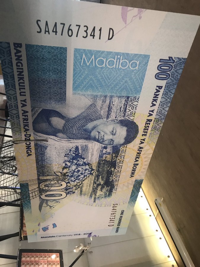 Snqobile_Mark's tweet photo. #MadibaNotes I Just Don't Like Those Mandela Boobs On The Notes π«π« https://t.co/0DNhrFLoRa