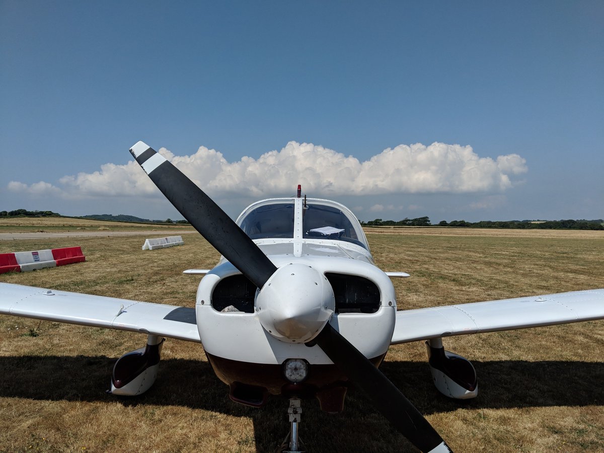 CompuNutter's tweet image. Awesome weather and views, taking @abbasair 's GOONY out for lunch on the IoW ✈️