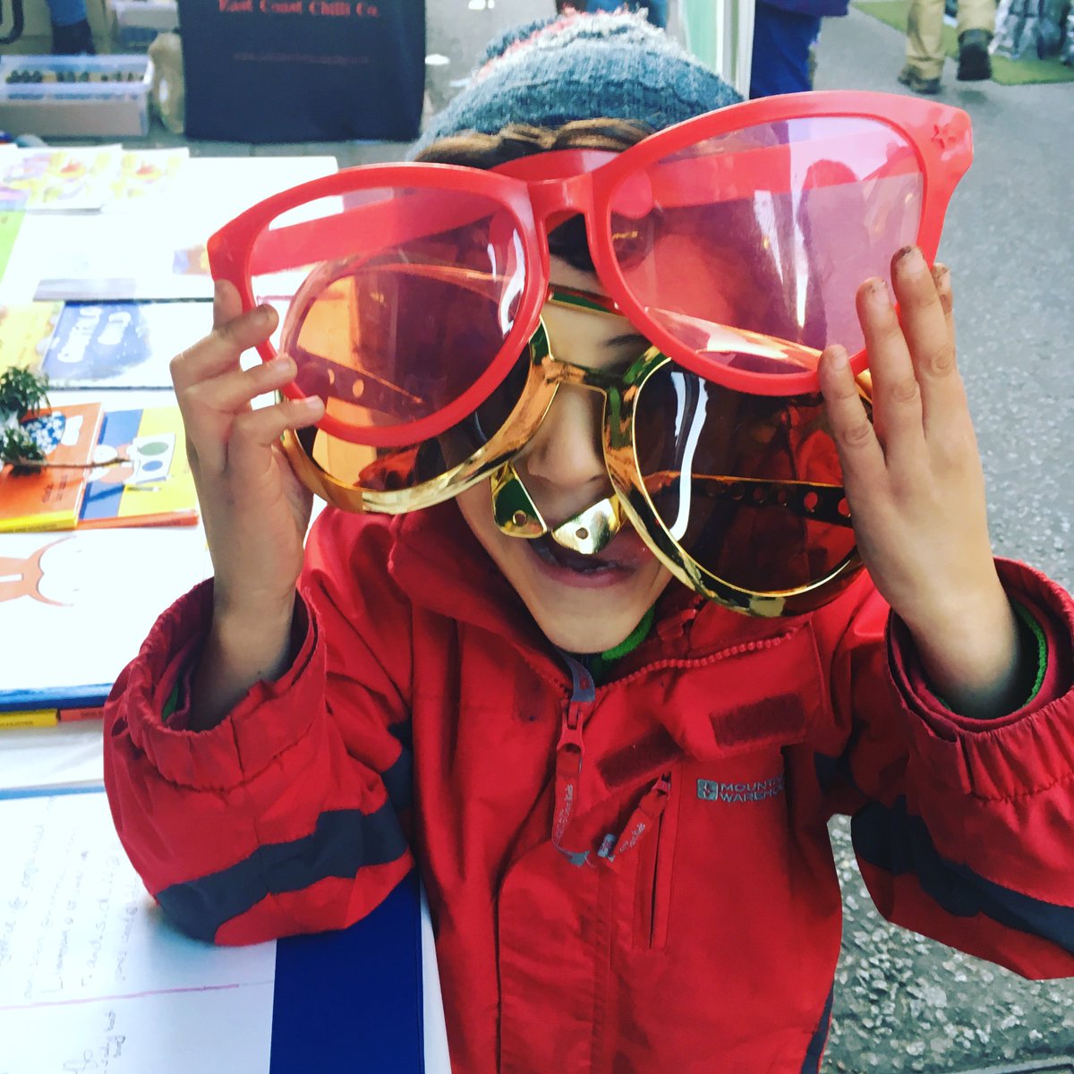 SillyEricTweets's tweet photo. What a look! Please share with us your own silly moments ๐๐๐๐
#SillyEric #cheeky #weekendvibes #summer https://t.co/5jiE9WhjQN