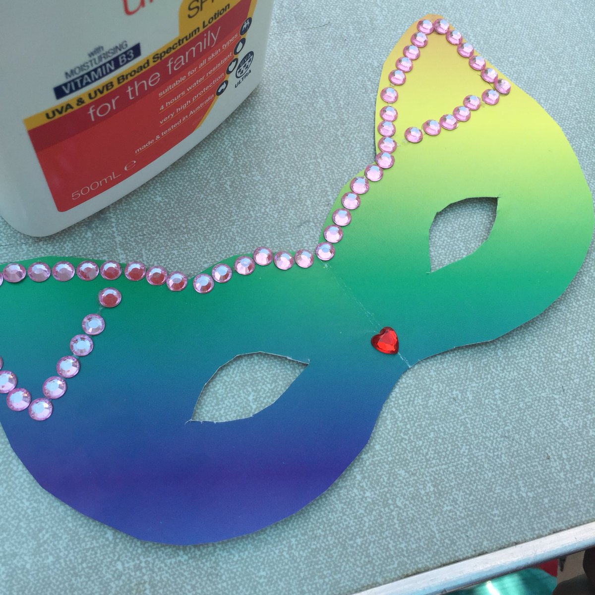 Arts In The Yard (@artsintheyard) on Twitter photo Hot and sunny at #hodgehillcarnival live music, free craft, clay, facepainting and mask making with our beautiful friends <a href="/HodgeHillArts/">HodgeHillArts</a> Hot and sunny at #hodgehillcarnival live music, free craft, clay, facepainting and mask making with our beautiful friends <a href="/HodgeHillArts/">HodgeHillArts</a>